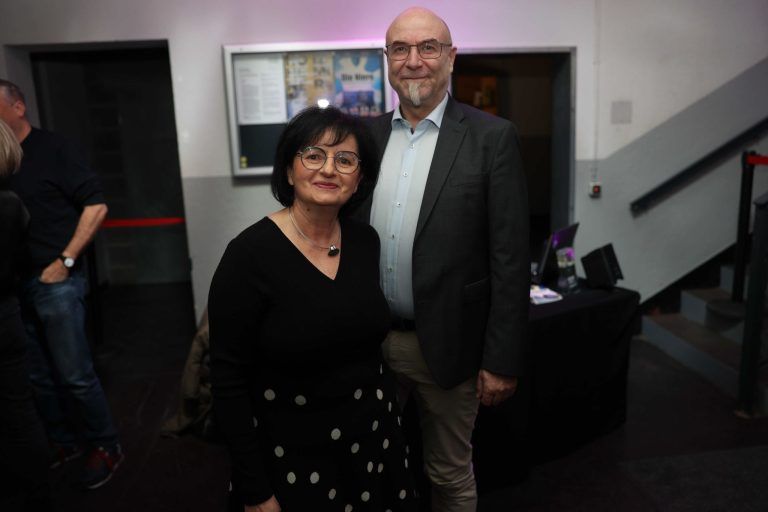 Ein empfehlenswerter Theaterabend: Helga Postl und Florian Moosbrugger vom "Seniorentheater".