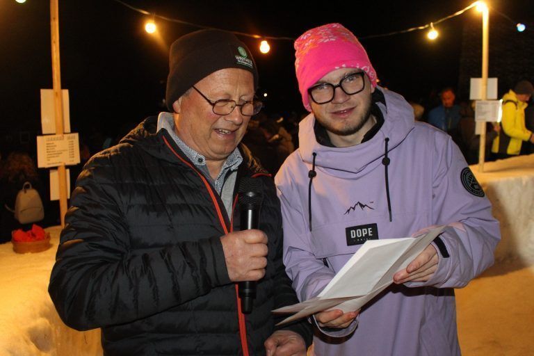 Schröckens Funken brannte im Schnee: Heinz Feuerstein erläuterte in seiner Funkenrede auch spezielle Walser Aspekte des Funkenbrauchs.
