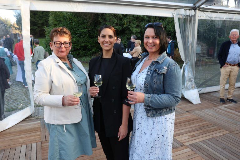 Hochfest für Alpkäsefreunde: Monika Erne, Patricia Martins Dias ("Furore") und Alex Zuber ("Edeka Göres").