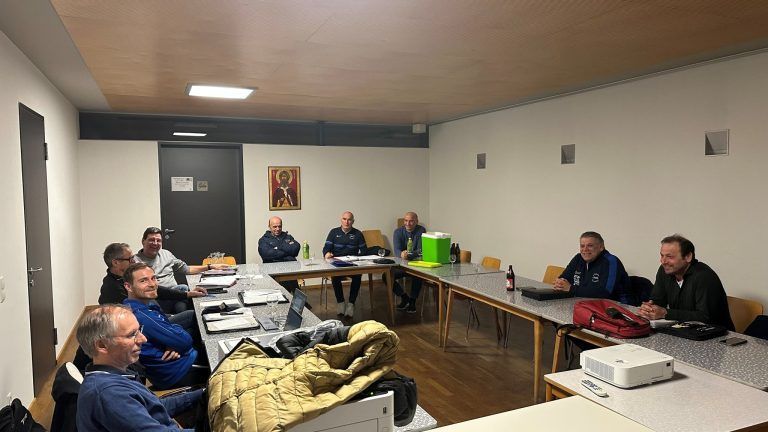 Ein Base-Camp als neuer Treffpunkt : Hinter den Vorstandsmitgliedern liegen zahlreiche Sitzungen, der Zusammenhalt bei der Admira ist größer denn je.