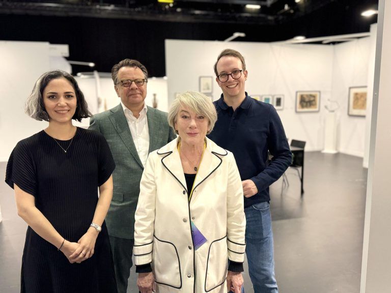 STAGE Geschäftsführer Renger van den Heuvel mit den Vorarlberger Galeristen Zeynep Brugger, Maxililian Hutz und Lisi Hämmerle bei der Ausstellungseröffnung.