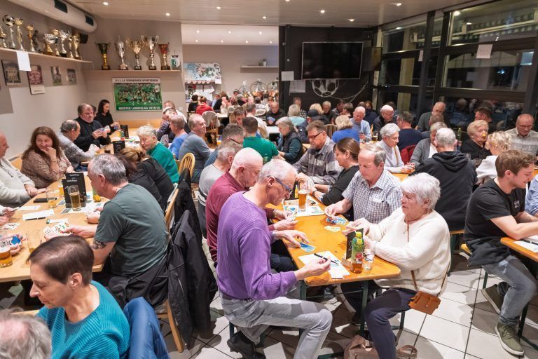Von Trümpfen und Schätzkunst: Volles Haus beim Preisjassen des Dornbirner SV in Haselstauden.