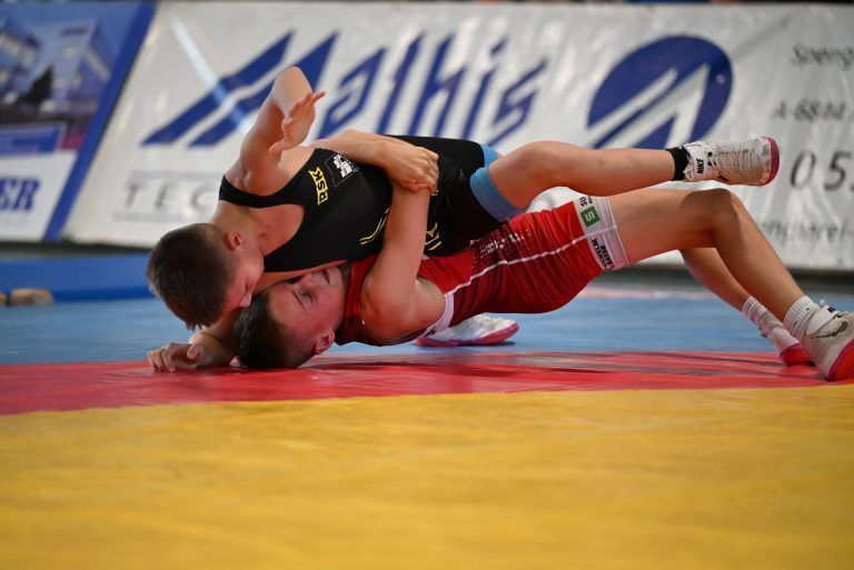 KSK Klaus glänzt bei Titelkämpfen: Linus Kofler in Action. Die Klauser Freistilmannschaft mit den Medaillengewinnern. Die Klauser Greco-Truppe mit Sportchef Christian Hartmann. (Bildergalerie)