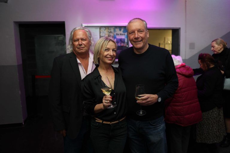 Ein empfehlenswerter Theaterabend: Kriminalist Norbert Schwendinger, Martina Ilg (Goldschmiede Anna Drexel) und Autor Stefan Vögel.