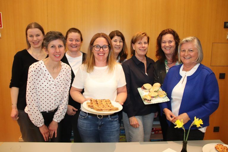 Unterstützung der Hauskrankenpflege : Das Team des Krankenpflegevereins bei der Jahreshauptversammlung. (Foto: NAM)