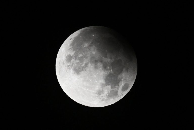 Am Freitag sind alle Augen auf den Mond gerichtet: "Ab 6 Uhr wird es spannend"