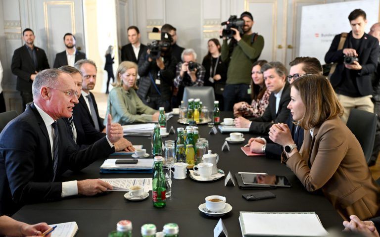 Neue Regierung und Migrationskommissar Brunner verschärfen Asylregeln