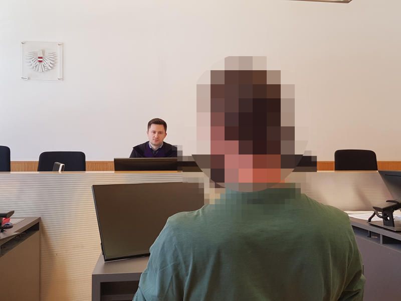 Ex-Freundin bedroht: „Ich zerstückle und esse Dich auf!“