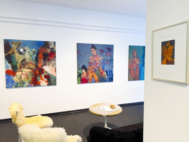 Bolters Werke fanden die passenden Räumlichkeiten in der Art Gallery von Sylvia Janschek