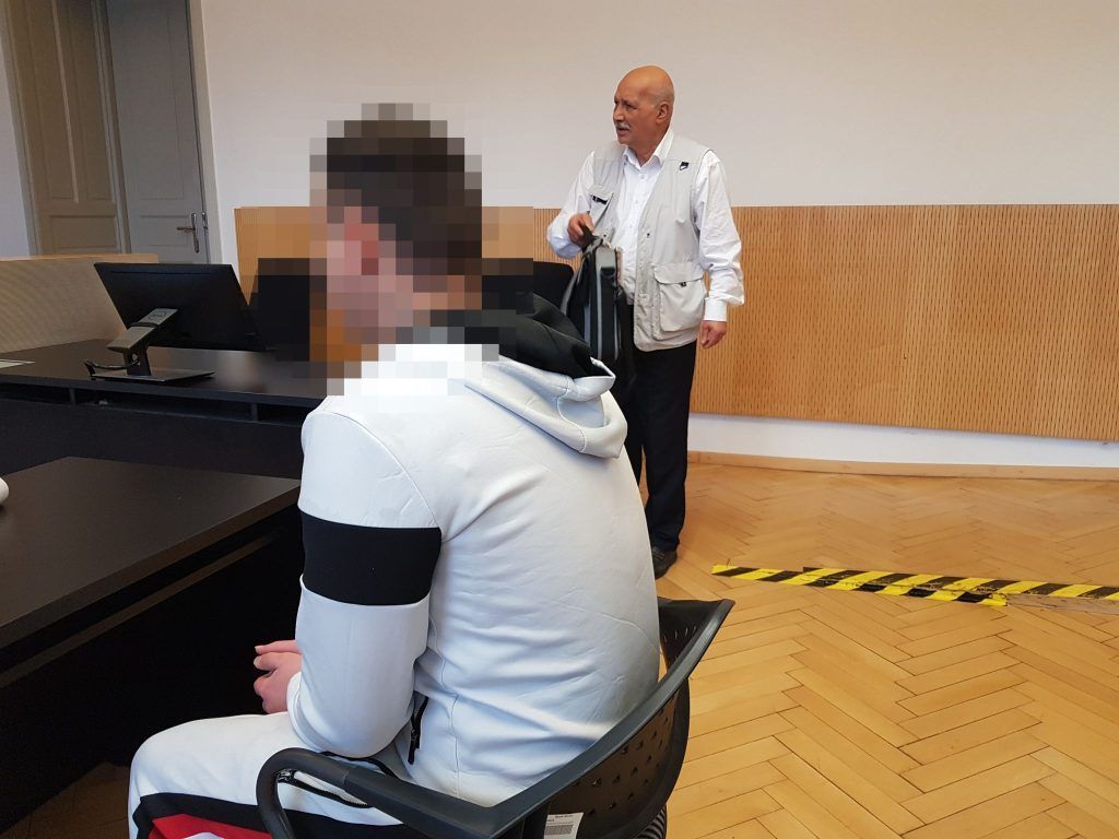 Bulgare (15) griff Syrer mit Messer an