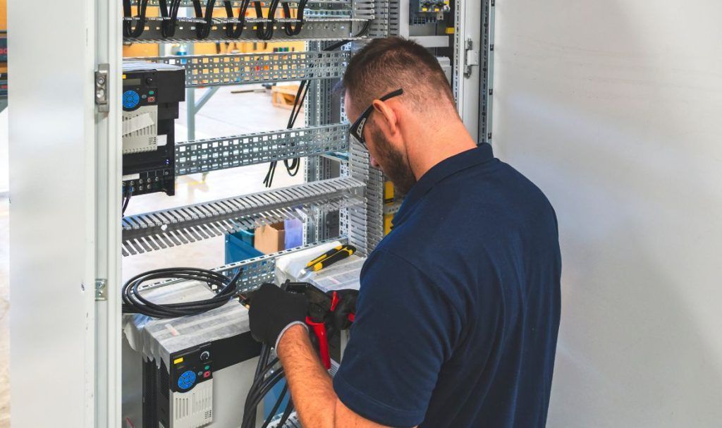Dieses Bauunternehmen sorgt jetzt auch für die Elektroinstallationen