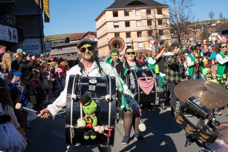 Feature Faschingsumzug Egg