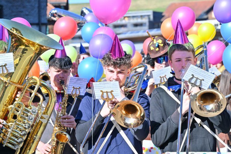 Feature Faschingsumzug Egg