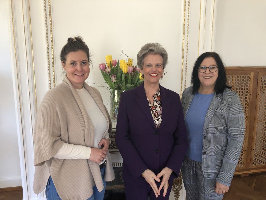 Sabine Haag eröffnete Salonvorträge auf Villa Falkenhorst