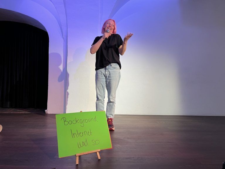 Nadine Dunst-Ender, Comedy