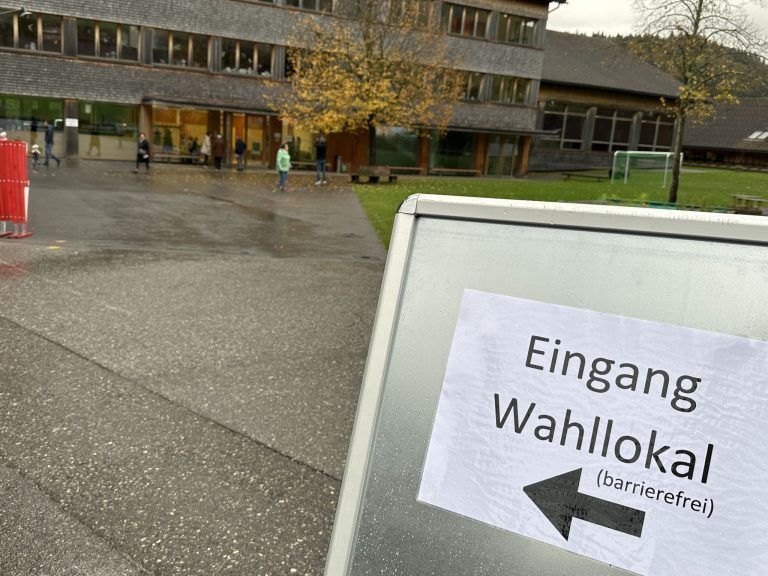Landtagswahl 2024: Claudia Gamon wählt in Schwarzenberg + Wahllokale in Egg, Andelsbuch, Schwarzenberg, Alberschwende
