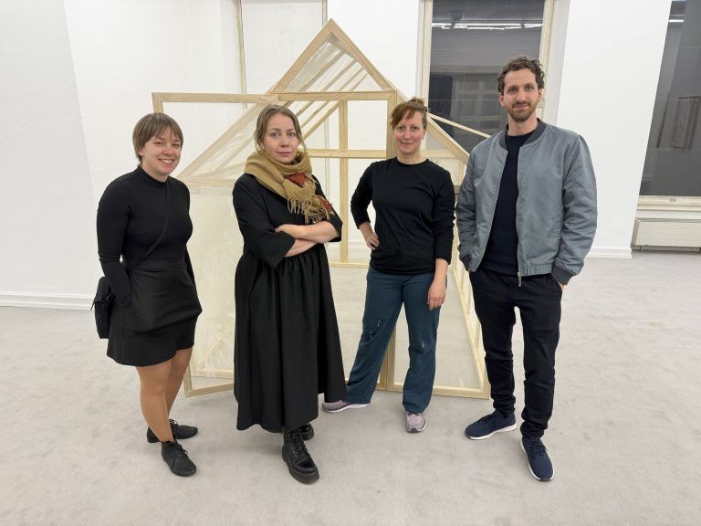 Lena Kaapke, Veera Komulainen, Veronika Suschnig und Aurel Dahlgrün zeigen eindrucksvoll _beyond the surface_