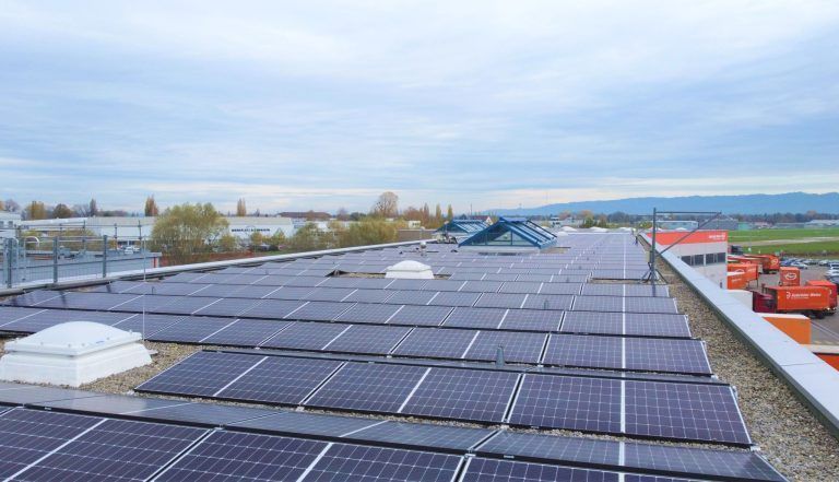 Gebrüder Weiss PV-Anlage Altenrhein