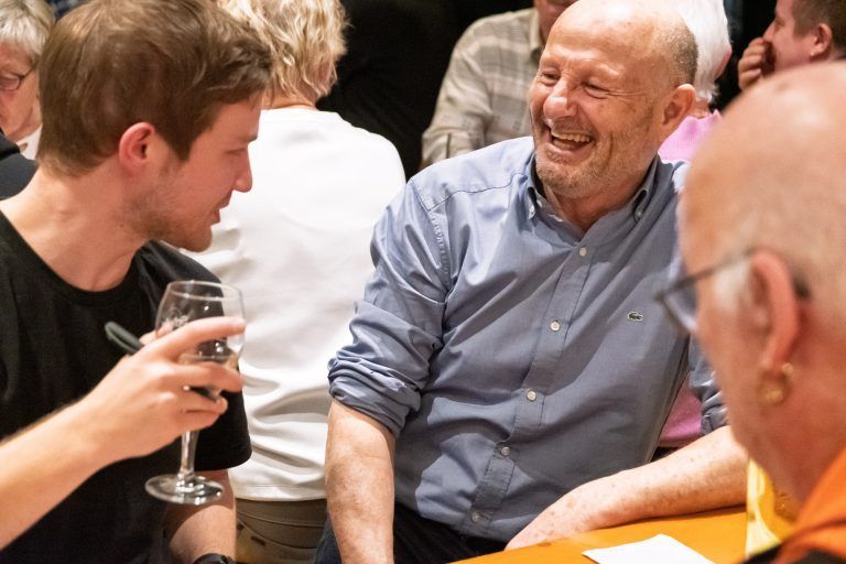 Von Trümpfen und Schätzkunst: Zwischen den Partien blieb auch genügend Zeit zum Plaudern.