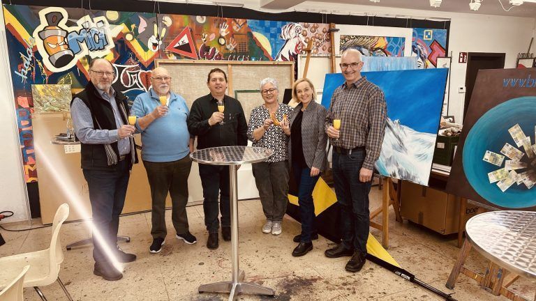 Gipfeltreffen eröffnet Malgrund-Jubiläum: Hanno Kerschbaumer, Gerhard Montibeller, Andreas Dobler, Margot Gabriel, Heike Montiperle und Gerhard Malin.