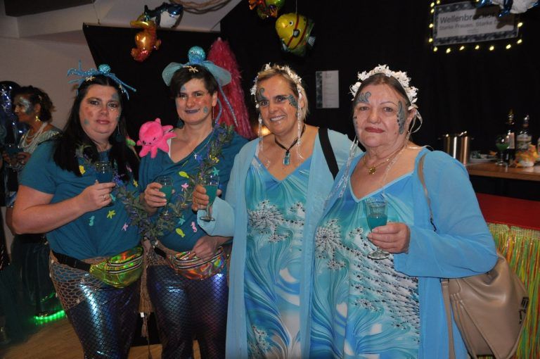 Wieberfasnat – Meereszauber in Ludesch: Jessica, Ramona, Annemarie, Jagoda,