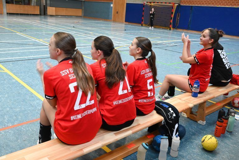 BRG Dornbirn Schoren gewinnt Handball-Schulcup der Mädchen : Die Mädchen vom BRG Schoren galten als Favoriten und konnten die Landesmeisterschaft für sich entscheiden.