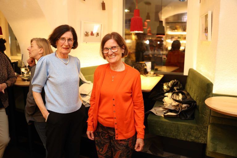 Tarot-Motive als Kunstwerke: Verena Maier und Margarethe Ganatner.