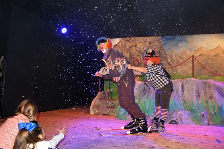 Fasnatspaß im Thaler Jubiläums-Zirkus: Gar nicht so einfach – das Skifahren . . .