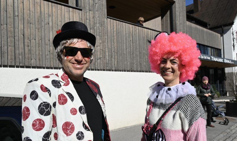 Stierle - Stierle - Ho: Tolle Kostüme sah man auch am Straßenrand.
