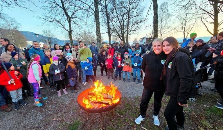Jubiläumsfunken am See begeistert Jung und Alt: Impressionen vom Bäumler Jubiläumsfunkenevent am See. (Bildergalerie)
