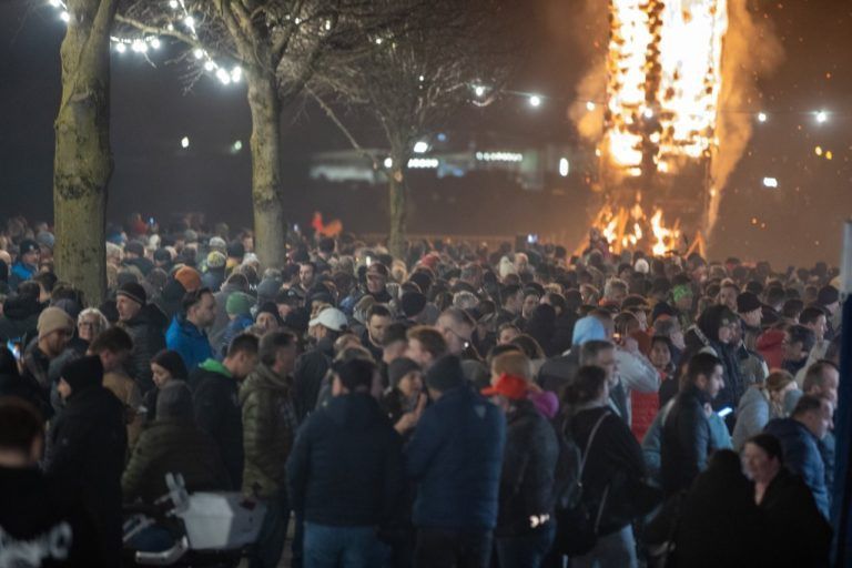 3000 Besucher beim Bresner Funken-Jubiläum: Foto: Privat: 3000 Besucher beim Bresner Jubiläumsfunken.