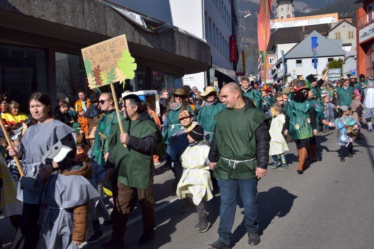 Jöri-Umzug: Volksschule Bludenz Mitte - "Die wilden Tiere sind los"