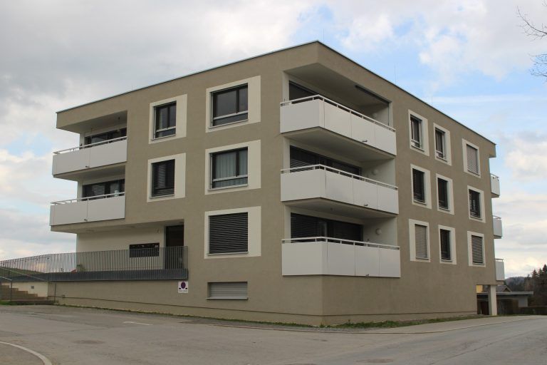 Hohenweiler leitet nächsten Umbruch ein: Nach langwierigen Diskussionen und Planungen konnte 2019 eine Kleinanlage mit rund einem Dutzend Wohnungen auf dem Areal des früheren Linder-Hofs bezogen werden.