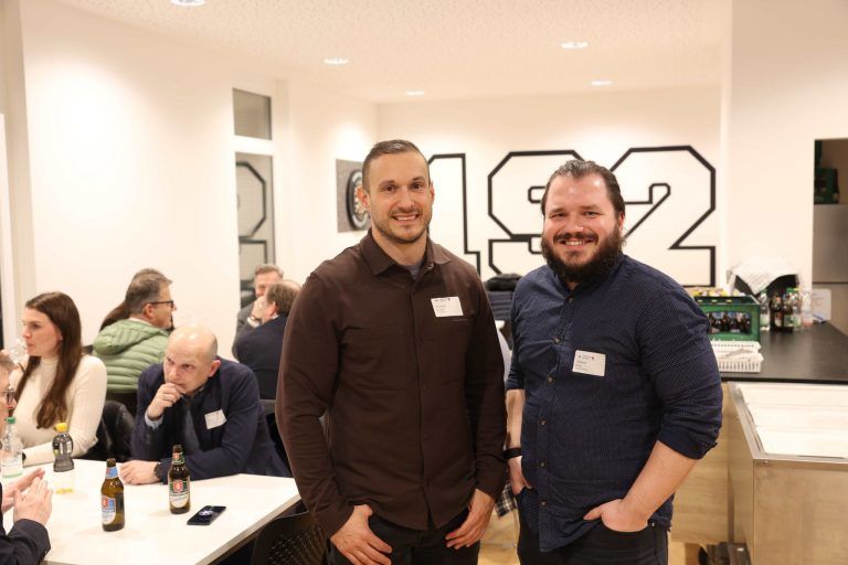 Führungsarbeit im Fußballbereich: Dominik Brunauer (FBI), und Vladimir Ehrne (Integra).