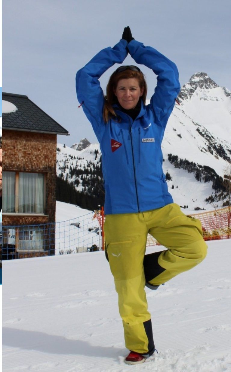Quantensprung ins 100-Jahr-Jubiläum: Sabrina Augér ist nicht nur Skilehrerin, sie bietet auch Yoga am Berg an.