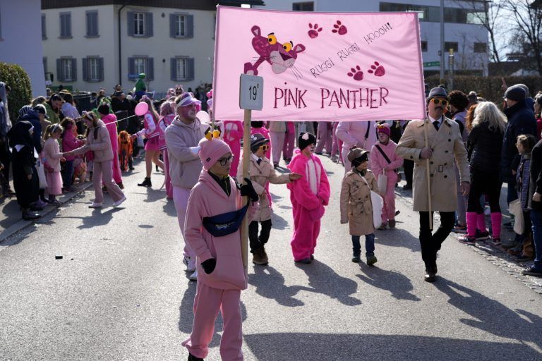 Familienumzug in Hörbranz: Pink Panthers aus Hörbranz