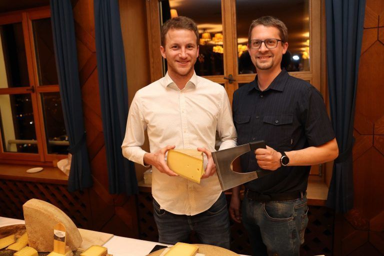 Hochfest für Alpkäsefreunde: stefan Schneider und Daniel Frühwirth von der ALMA.