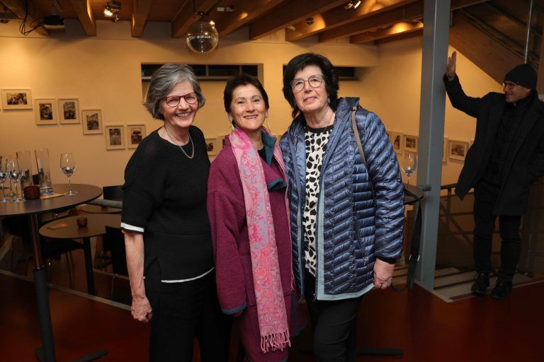 "Zitternde Lippen" würdigen Elvis: Monika Graf, Christa Kessler und Elisabeth Kühne.