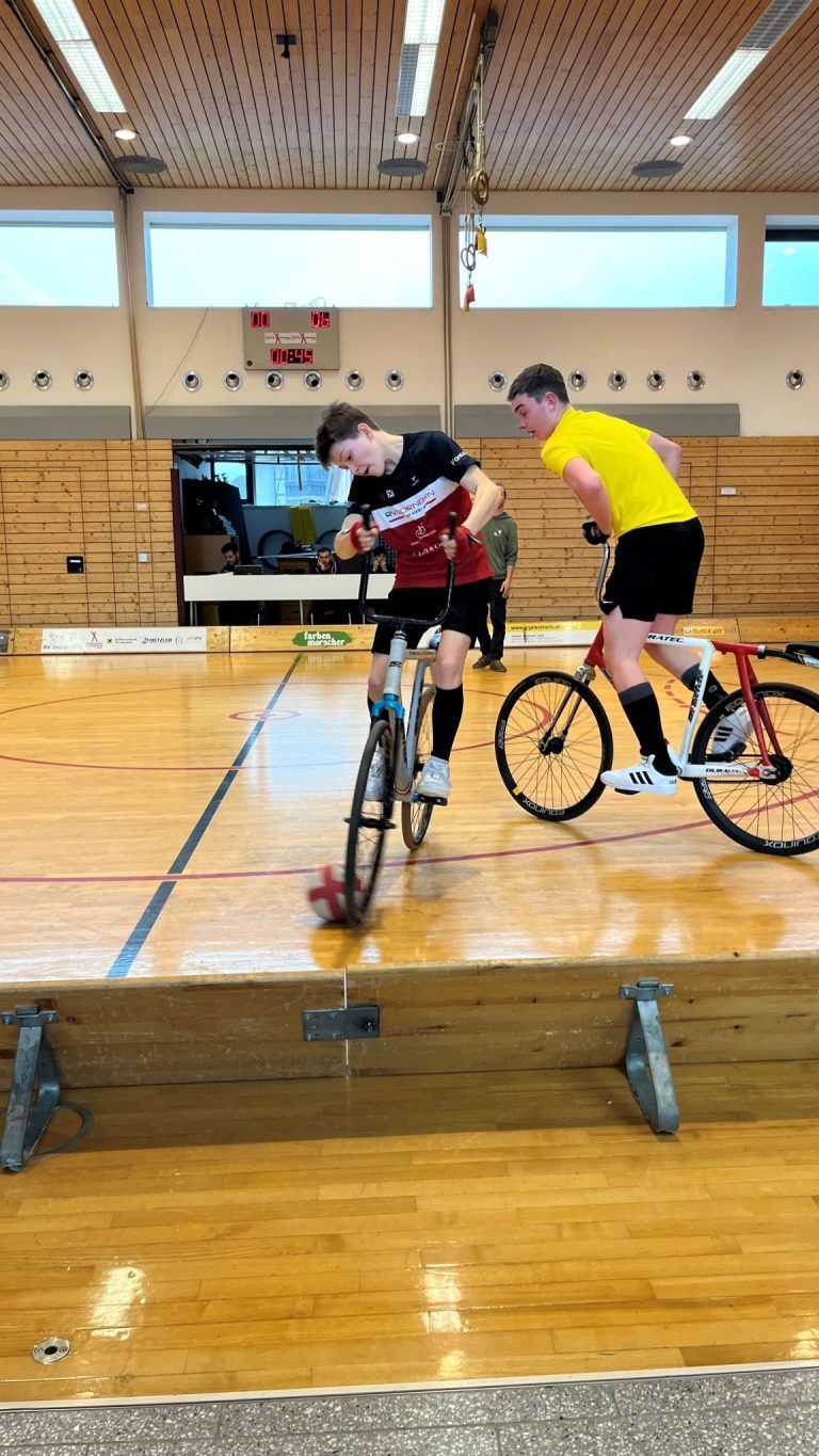 Dornbirner Radball-Teams weiter auf Erfolgskurs: Mit Geschick und Tempo zum nächsten Punkt.