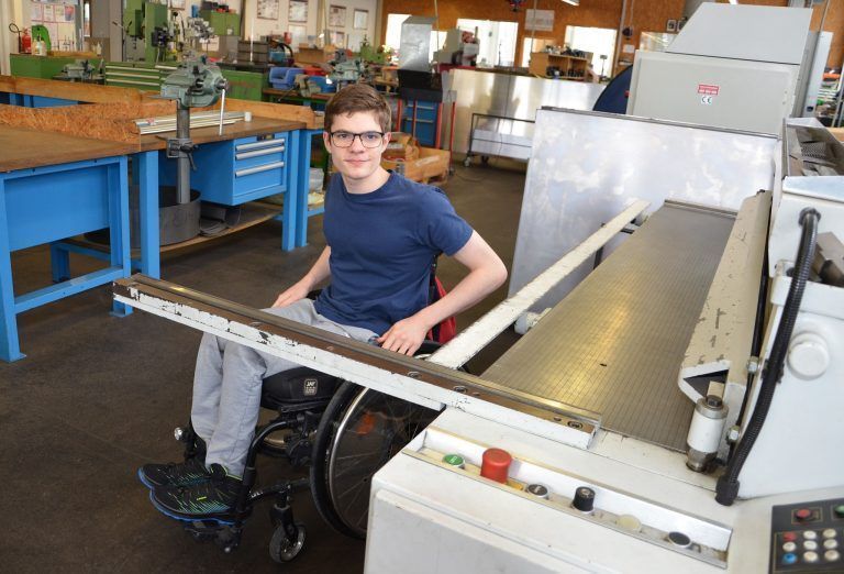 Ein junger Mann mit großen Zielen: Ein Jahr lang hat Bastian in der Metallwerkstatt von Integra Feldkirch gearbeitet. HRJ