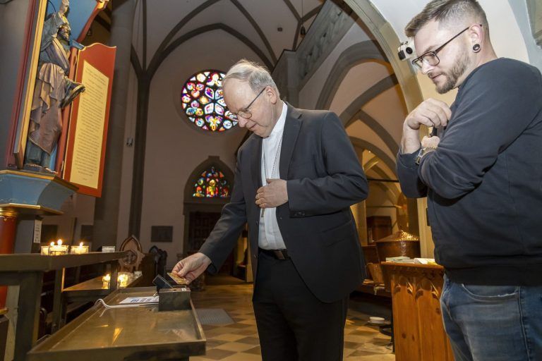 "Ein Zeichen des Friedens und der Zuversicht" - Im Feldkircher Dom gibt es jetzt einen digitalen Opferstock