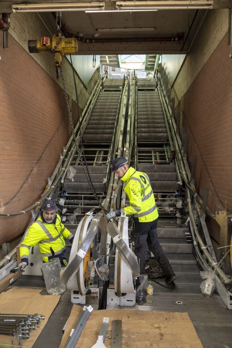 Premierenfahrt am Bahnhof Bregenz: Die ersten Rolltreppen rollen wieder