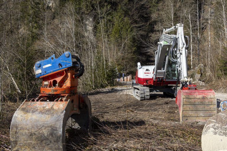 Stahl, Steine und Beton: Die Bauarbeiten auf dem Achtalweg haben begonnen