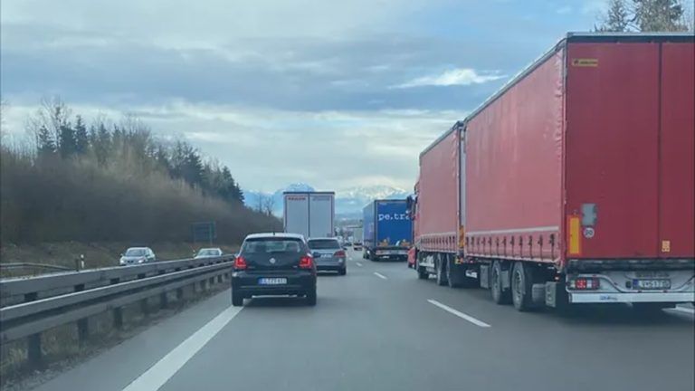 Verkehrsticker Stau Pfändertunnel