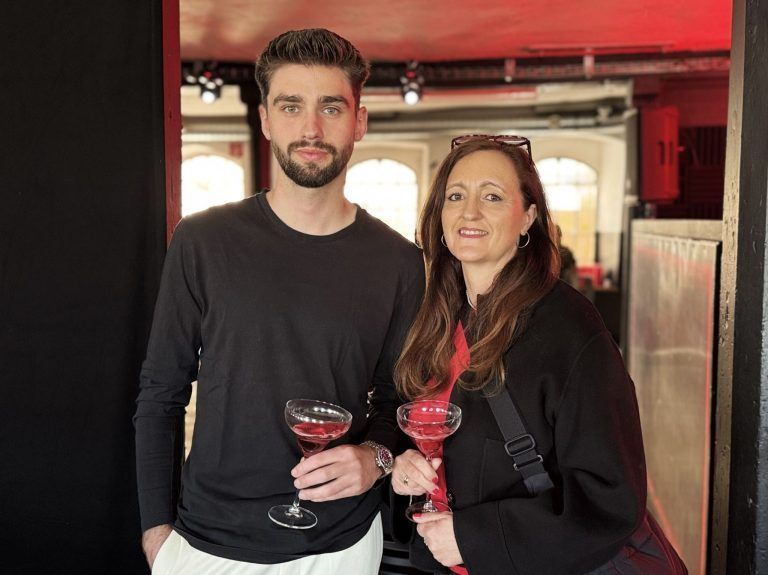 Nachhaltiger Luxus : Model Florian Geley (Red Bull) und Birgit Geley (Bodensee Vorarlberg Tourismus).
