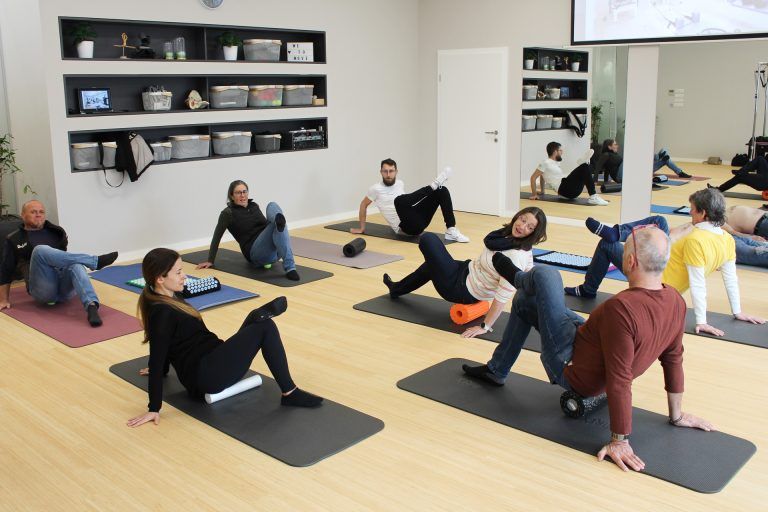 "Move" feiert Tag der offenen Tür: Das Team von "move" führte mit den Gästen Übungen durch. (Quelle: move)