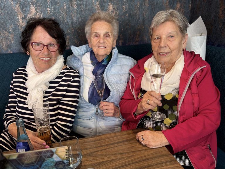 Frühjahrstrends und Fair Fashion : Viktoria Orzech, Frieda Schwaiger und Hilde Buhmann.