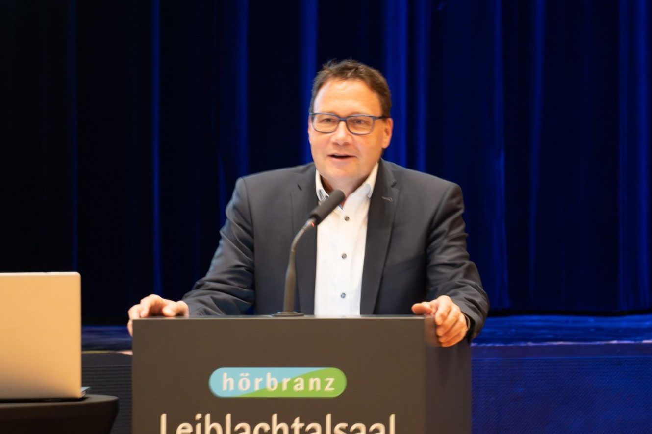 „Über die Parteigrenzen hinweg arbeiten“, meinte der wiedergewählte Vizebürgermeister Stefan Fischnaller bei der konstituierenden Sitzung in Hörbranz. - Konstituierung Hörbranz (02.04.2025)