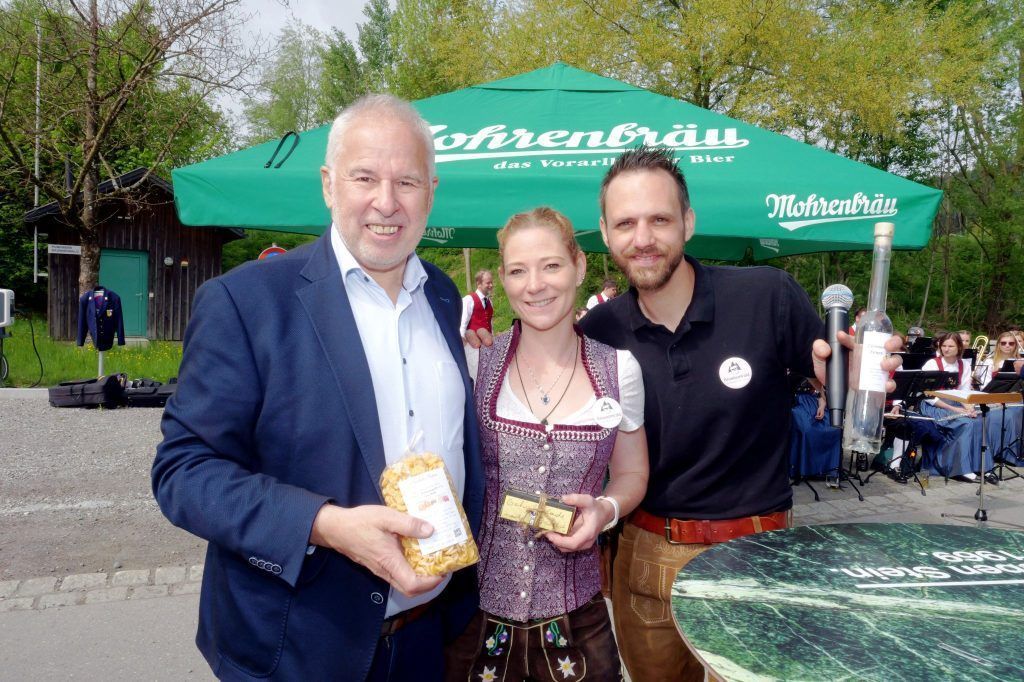 Eröffnungsfeier im Traditionsgasthaus Brunnenwald