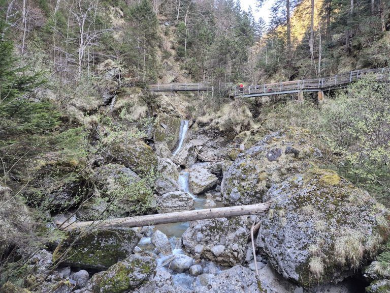 Bürser Schlucht, Instandsetzung, Helikopter, Materialtransport